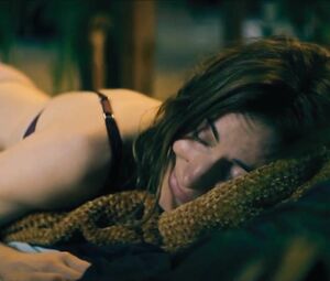 Naked Antje Traue from Konig der Raben (2020)