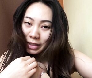 Sexy and topless Yang Ge from Nu (2018)