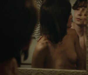 Doggy style sex with Frankie Shaw in SMILF s01e08 (2017)