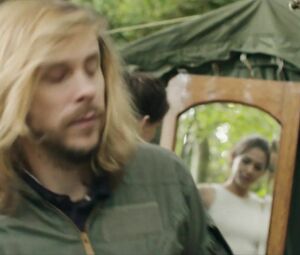 Nude Malya Roman shows her tits in Nu s01e09 (2018)