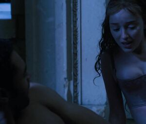 Ultimate collection of sexy Phoebe Dynevor scenes from Bridgerton s01e03-08 (2020)