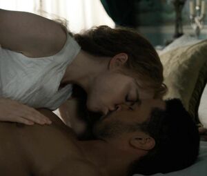 Ultimate collection of sexy Phoebe Dynevor scenes from Bridgerton s01e03-08 (2020)