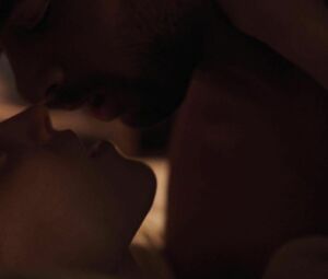 Ultimate collection of sexy Phoebe Dynevor scenes from Bridgerton s01e03-08 (2020)