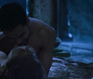 Ultimate collection of sexy Phoebe Dynevor scenes from Bridgerton s01e03-08 (2020)
