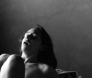 Nude Meraqui Pradis enjoys sex in Entre Estas Ruinas (2019)