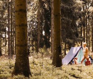 Tine Van den Wyngaert shows nude body in De Patrick (2019)