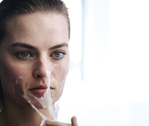 Margot Robbie - Vogue Magazine (2016)