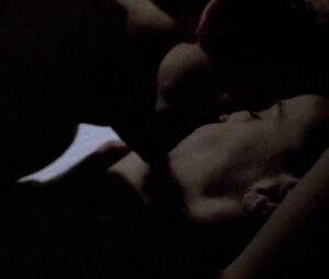 Linda Fiorentino nude - The Last Seduction (1994)