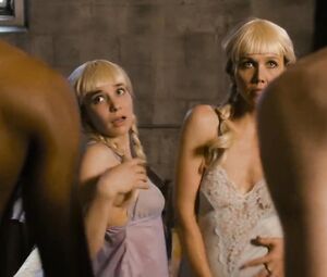 Emily Meade nude, Maggie Gyllenhaal, Jamie Neumann - The Deuce (S01 E02)