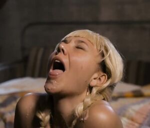 Emily Meade nude, Maggie Gyllenhaal, Jamie Neumann - The Deuce (S01 E02)