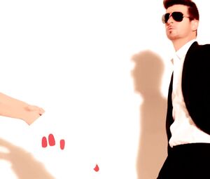 Emily Ratajkowski - Blurred lines (Uncensored with Nude Models Version)