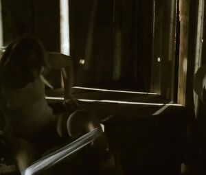 Arielle Kebbel sexy – Reeker (2005)