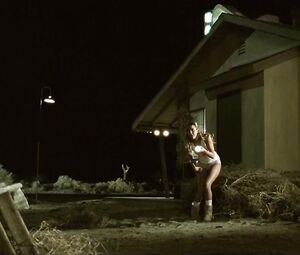 Arielle Kebbel sexy – Reeker (2005)