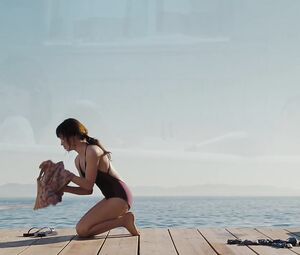 Arielle Kebbel nude, Emily Browning sexy, Elizabeth Banks sexy – The Uninvited (2009)