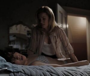 Arielle Kebbel nude, Emily Browning sexy, Elizabeth Banks sexy – The Uninvited (2009)