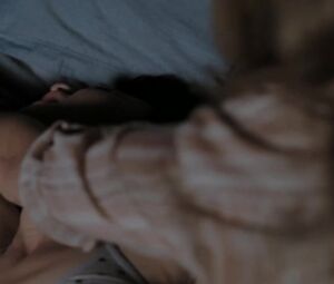 Arielle Kebbel nude, Emily Browning sexy, Elizabeth Banks sexy – The Uninvited (2009)