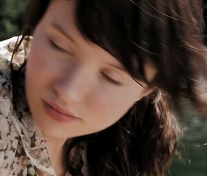 Arielle Kebbel nude, Emily Browning sexy, Elizabeth Banks sexy – The Uninvited (2009)