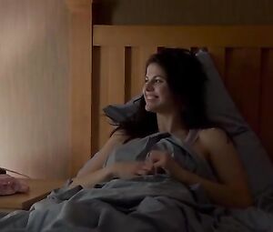 Alexandra Daddario sexy โ The Layover (2017)