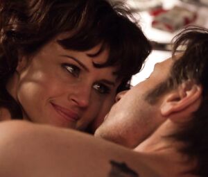 Carla Gugino sexy โ Californication s04e07 (2011)