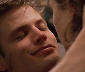 Dina Meyer nude โ Starship Troopers (1997)