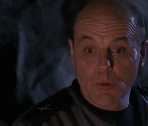 Dina Meyer nude โ Starship Troopers (1997)