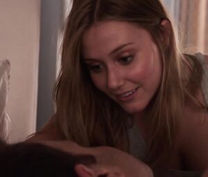 Julianna Guill sexy โ Girlfriends Guide to Divorce s01e02 (2014)