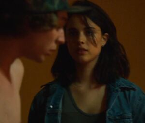 Margaret Qualley sexy – The Leftovers s01e01 (2014)