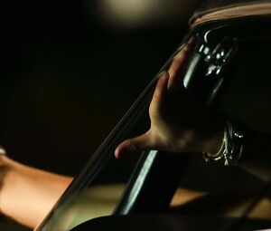 Sarah Baldwin sexy – Mantervention (2014)