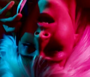 Emmanuelle Boidron Nude - Vive la crise (2017)