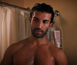 Gina Rodriguez Sexy - Jane the Virgin (2017)