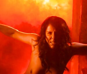 Raven Lee Nude - Hellriser (2017)