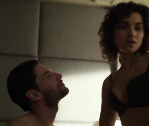 Amber Rose Revah Sexy - The Punisher s01e08 (2017)