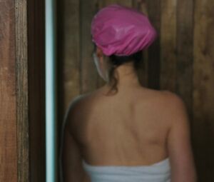 Caroline Dhavernas Nude - Easy Living (2017)