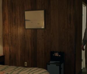 Caroline Dhavernas Nude - Easy Living (2017)