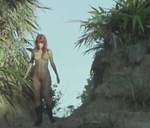 Elisa Heidrich Nude - Animal Politico (2017)