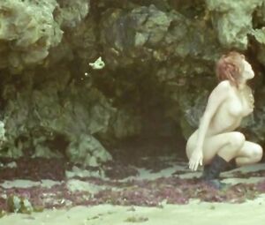 Elisa Heidrich Nude - Animal Politico (2017)