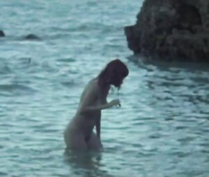 Elisa Heidrich Nude - Animal Politico (2017)