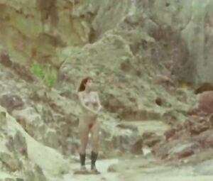 Elisa Heidrich Nude - Animal Politico (2017)