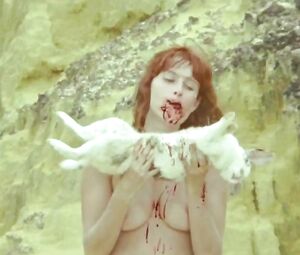 Elisa Heidrich Nude - Animal Politico (2017)