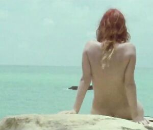 Elisa Heidrich Nude - Animal Politico (2017)