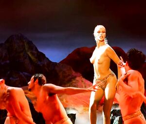 Elizabeth Berkley Sex Scene - Showgirls (1995)