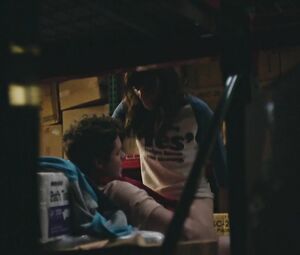 Frankie Shaw Nude - SMILF s01e04 (2017)