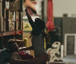 Frankie Shaw Nude - SMILF s01e04 (2017)