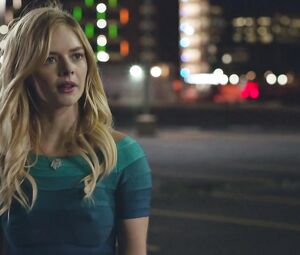 Frankie Shaw, Samara Weaving - SMILF s01e03 (2017)