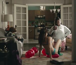 Frankie Shaw, Samara Weaving - SMILF s01e03 (2017)