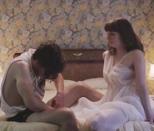 Laura Beckner, Carolina Thiele Nude - (le) Rebound (2016)