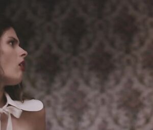 Laura Beckner, Carolina Thiele Nude - (le) Rebound (2016)