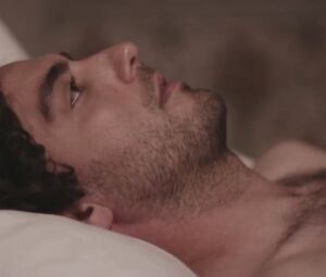 Laura Beckner, Carolina Thiele Nude - (le) Rebound (2016)