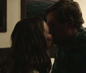 Lindsay Burdge Nude - Easy s02e02 (2017)