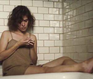 Liv Lisa Fries Sexy, Leonie Benesch Nude - Babylon Berlin (2017) s02e01